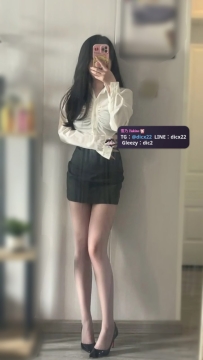 小夏 26歲C+罩杯｜極品白皙長腿大膽性感浪女！165/47「粉紅色咪咪、名器極緊、大尺度