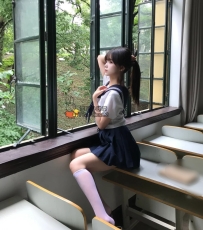 哈妮 18歲C+罩杯｜18歲嫩妹小隻馬！慾望高漲可愛主動濕透緊到尖叫
