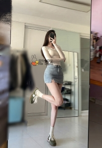 沫琪 26歲D+罩杯：26歲極品氣質秘書！坐擁高挑白嫩身材讚神級比例、解鎖一進門就主動
