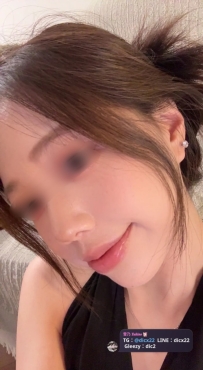 依依 22歲C+罩杯｜極品反差騷可愛甜妹！162/47白嫩身材、愛玩車震野戰「越狠越爽」