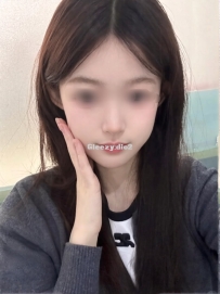 小萌 23歲 C+罩杯：超甜美萌音浪叫、軟嫩大奶夾擊胸推、下面多肉緊緻實測