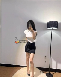 屁屁 25歲D+：逆天S曲線頂級尤物！身形纖細但不乾瘦、床上服務主動會調情的火辣妖精