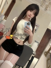 小珊 23歲C+罩杯：23歲極品氣質長腿妹！坐擁身形修長氣質很穩溫柔可愛神顏、解鎖靠在