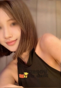 楓可 25歲 C罩杯：專業母狗姿態跪迎、舌尖精準鑽入深度毒龍、爽到腳趾蜷縮極致高潮實
